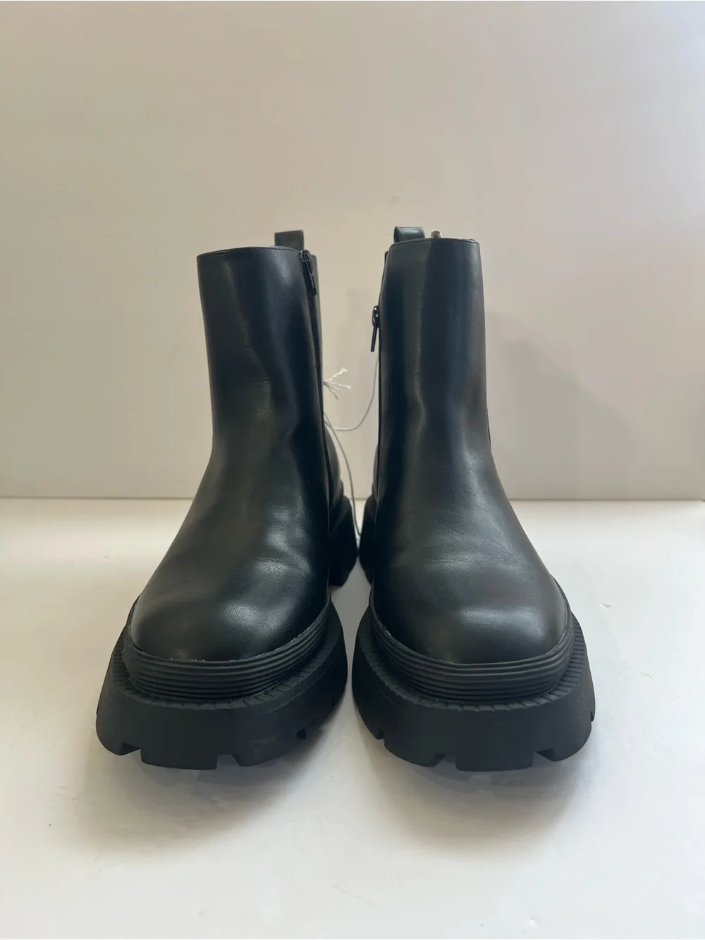 NEW American Eagle Chelsea Boots Black NWT Size 10
